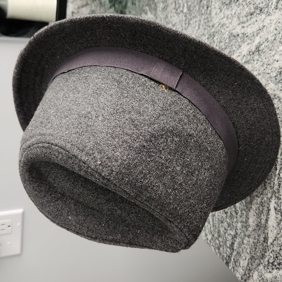 Hat - Picture 2 of 8